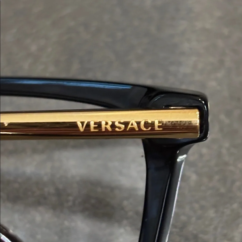 Versace prescription glasses with no prescription in them - Picture 8 of 17